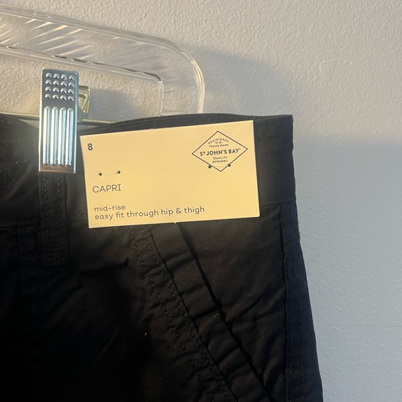 St John’s Bay Cargo Capris - Picture 4 of 4